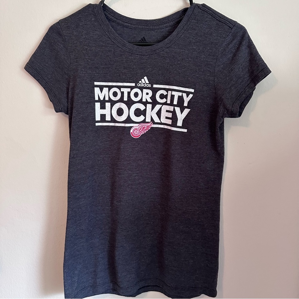 Ladies red wings tshirt